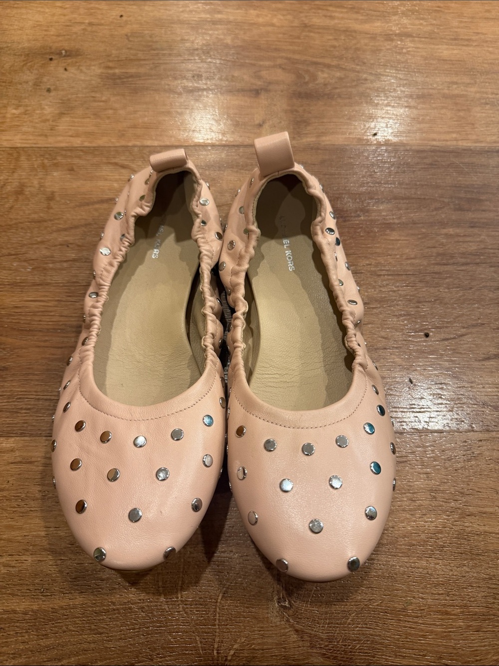 size 8.5 michael Kors women use good condition Blush Studded Ballet Flats